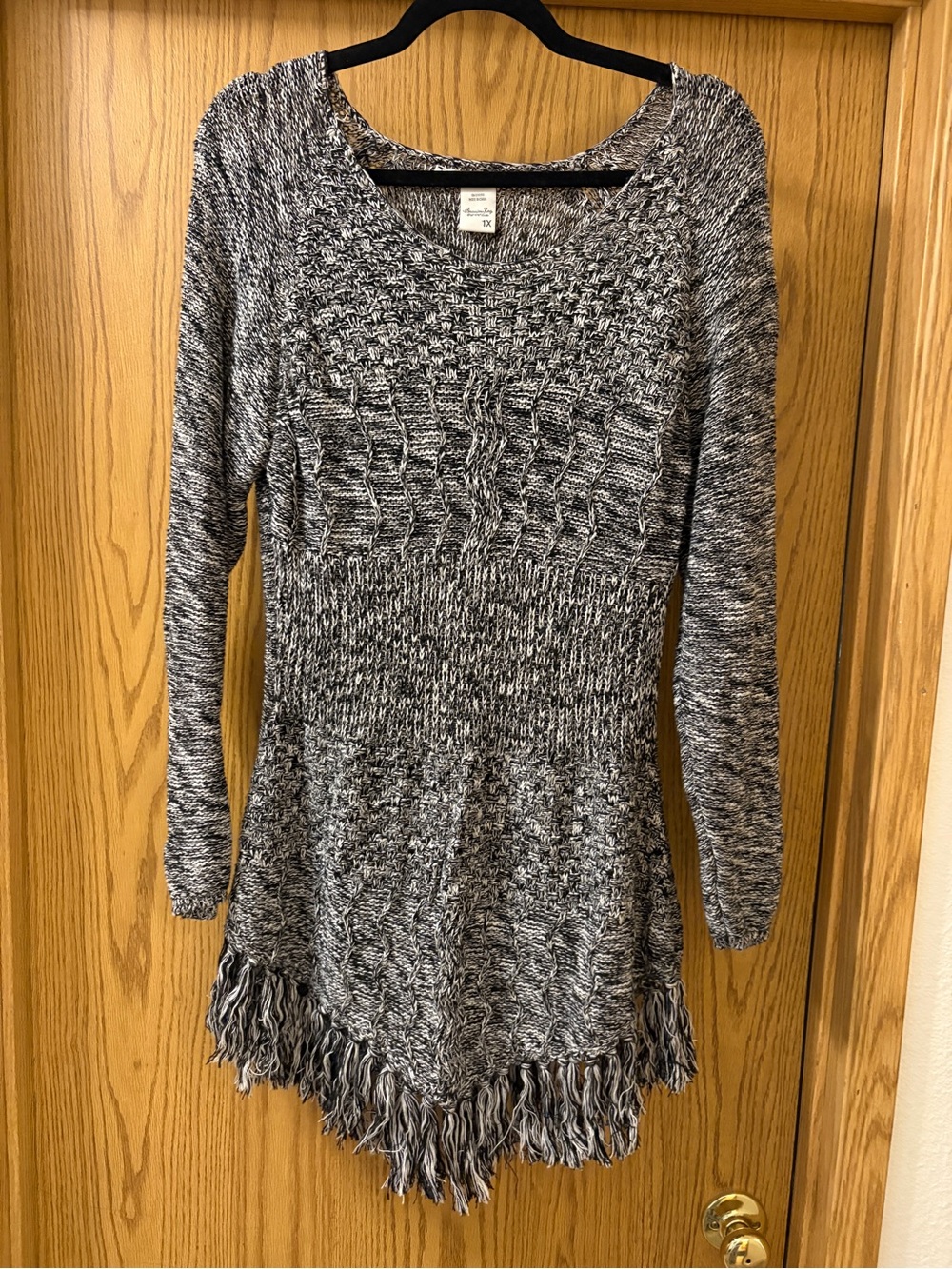 American Rag Black & White Marled Fringe-Hem Long Sleeve Sweater